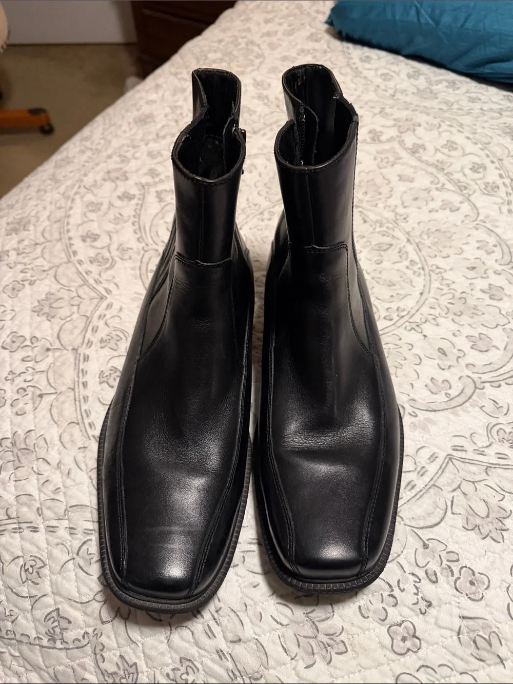 Rockport Men's Black Leather Ankle Boots - Sleek Zip Chelsea Style